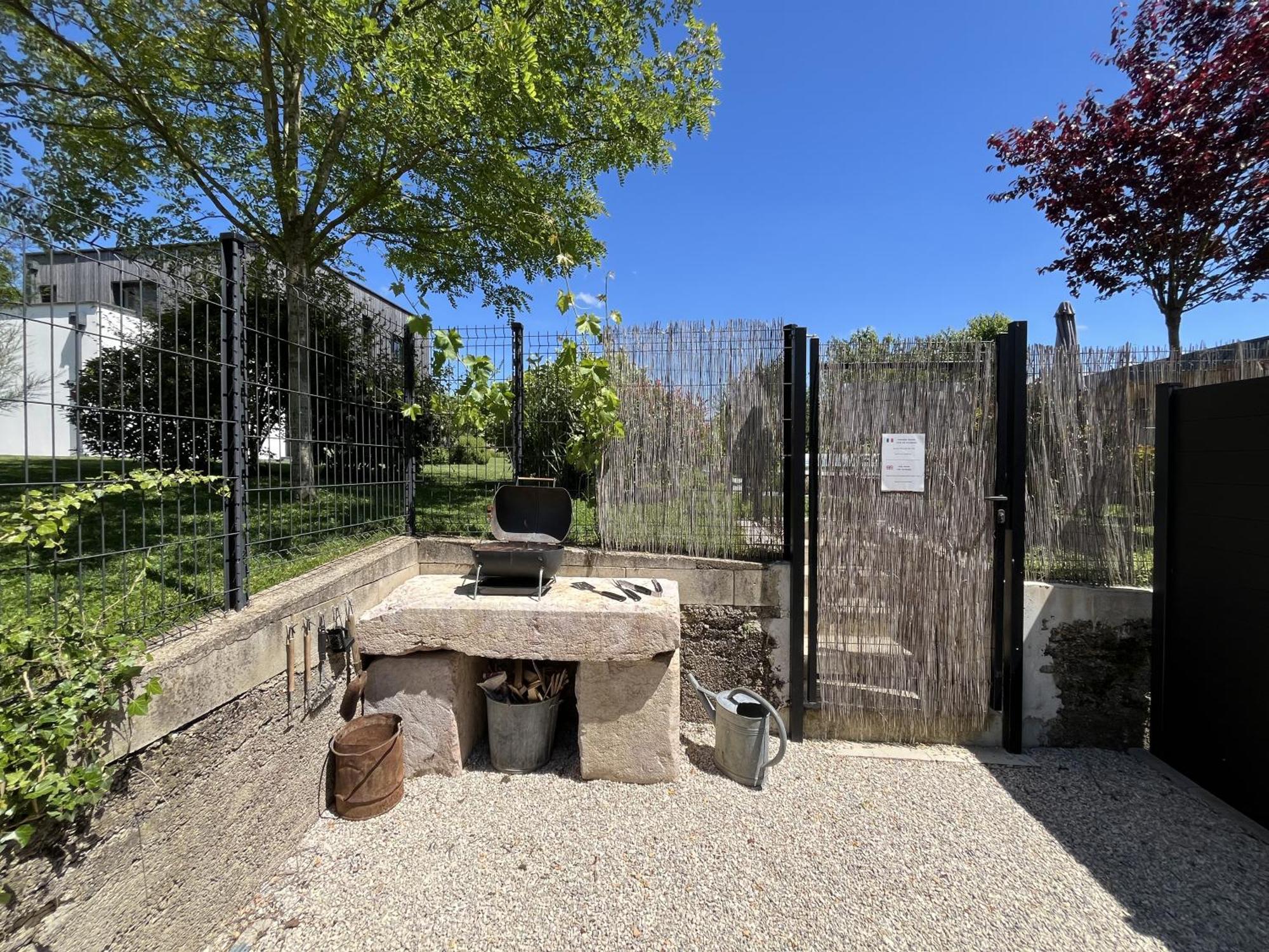 Appart-Hotel N 3 Avec Terrasse, Piscine, Petit-Dejeuner Et Parking Prive Chouzelot Kültér fotó